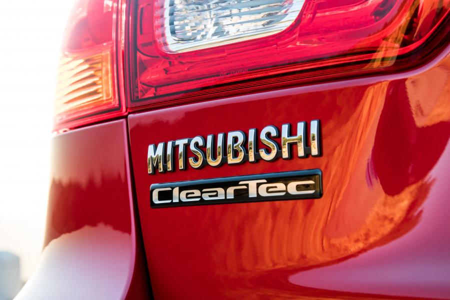 Логотип Mitsubishi ASX 2017 года  (WW) (фото 38 из 41)